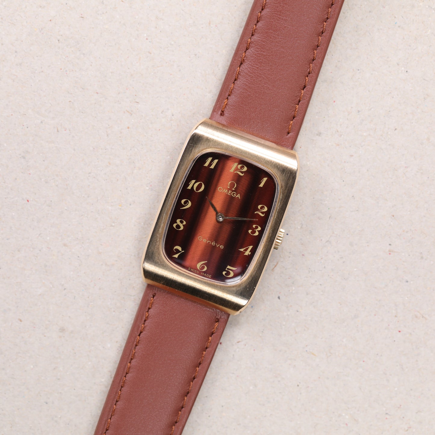 Omega Genève 5110469 | 24,5mm * 36mm | 1973 | Cadran marron | Plaqué or