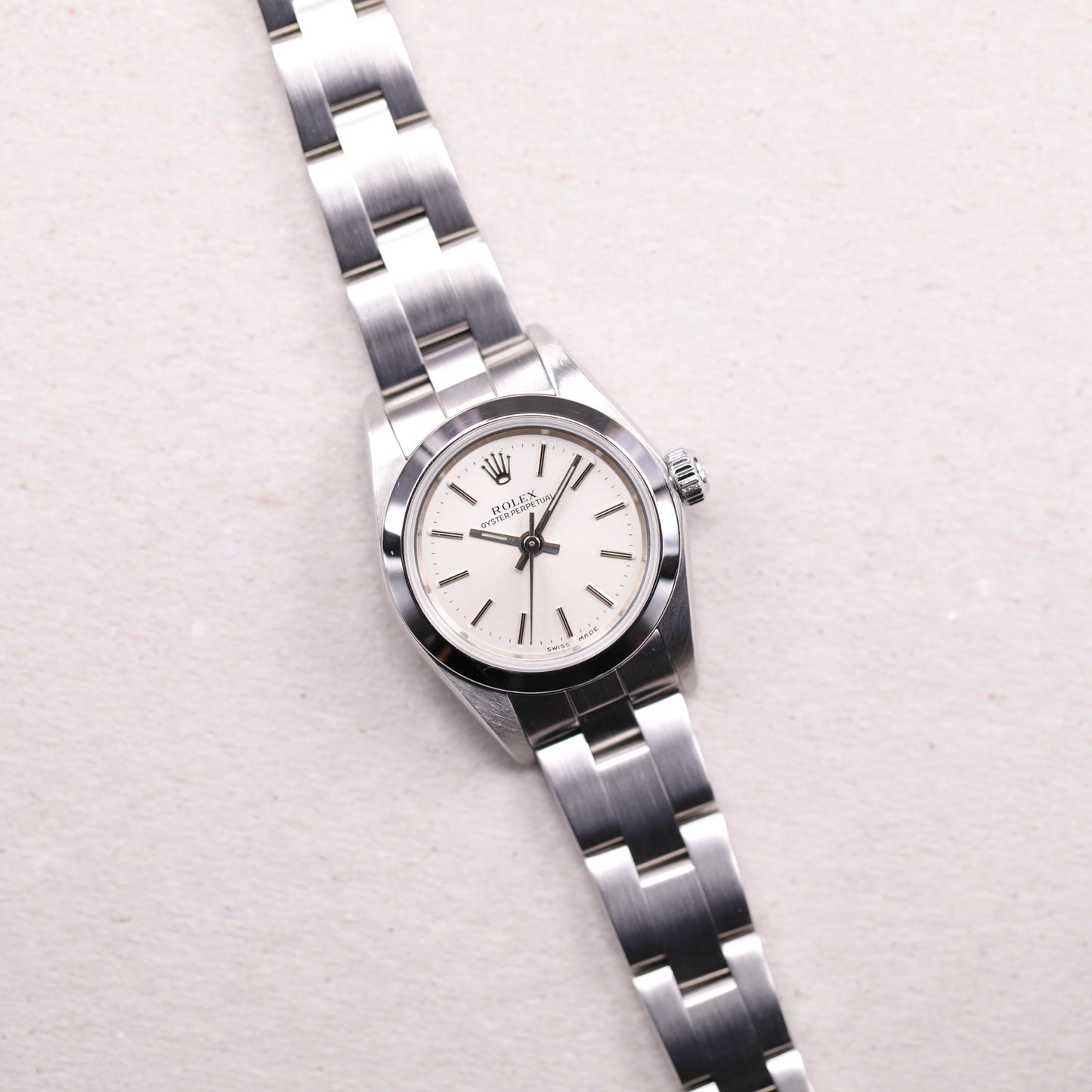 Rolex 76080 | 26 mm | 2002 | Cadran argent | Boite & Papiers | Acier