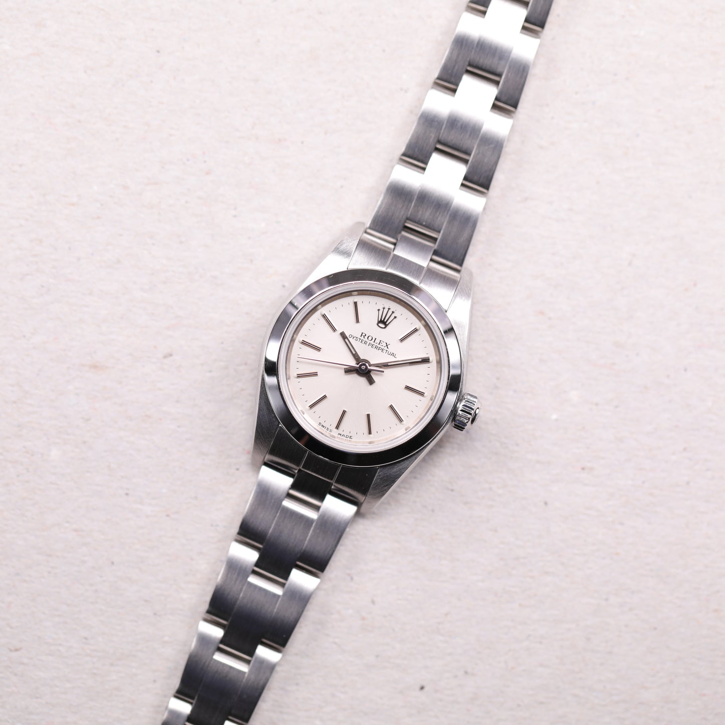 Rolex 76080 | 26 mm | 2002 | Cadran argent | Boite & Papiers | Acier