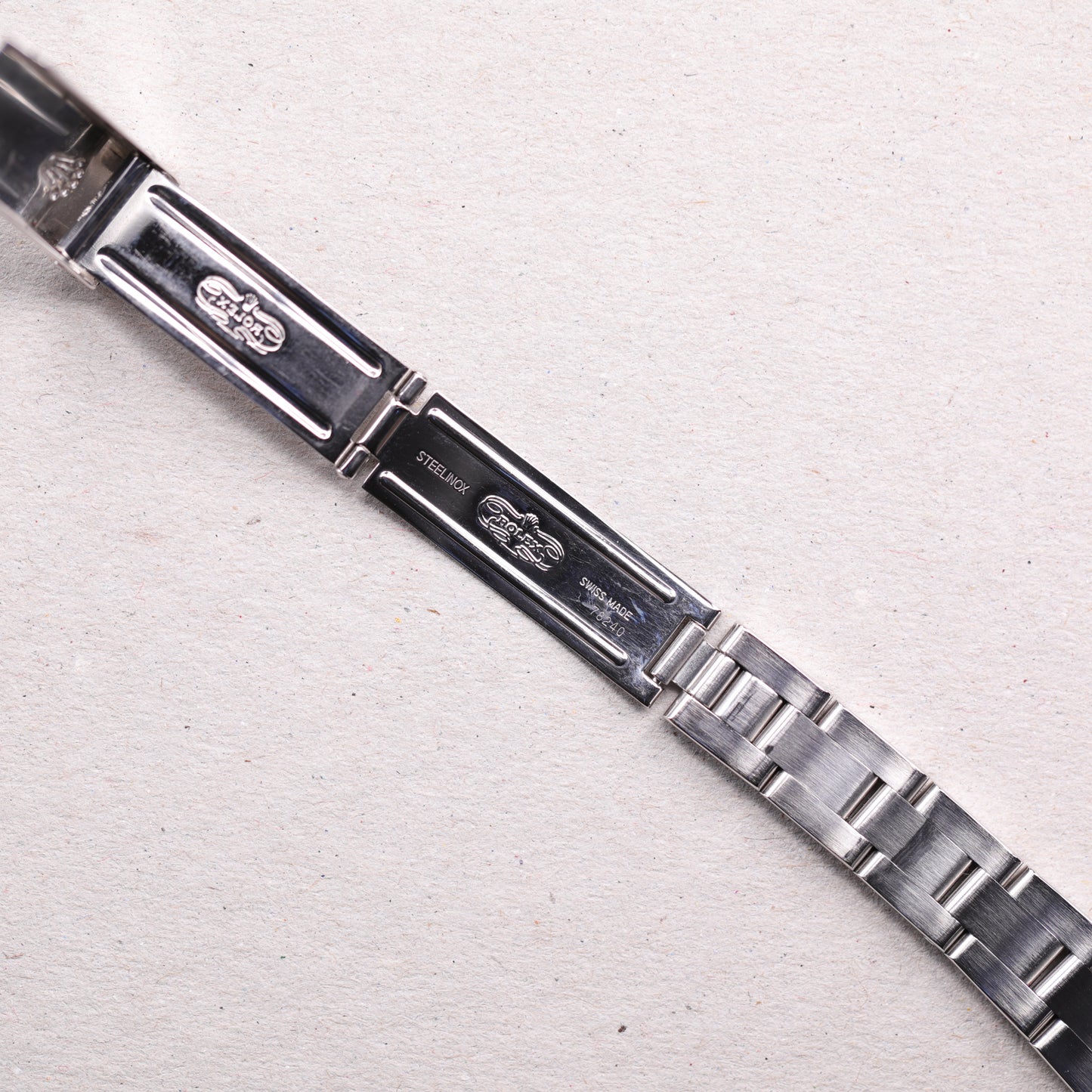 Rolex 76080 | 26 mm | 2002 | Cadran argent | Boite & Papiers | Acier