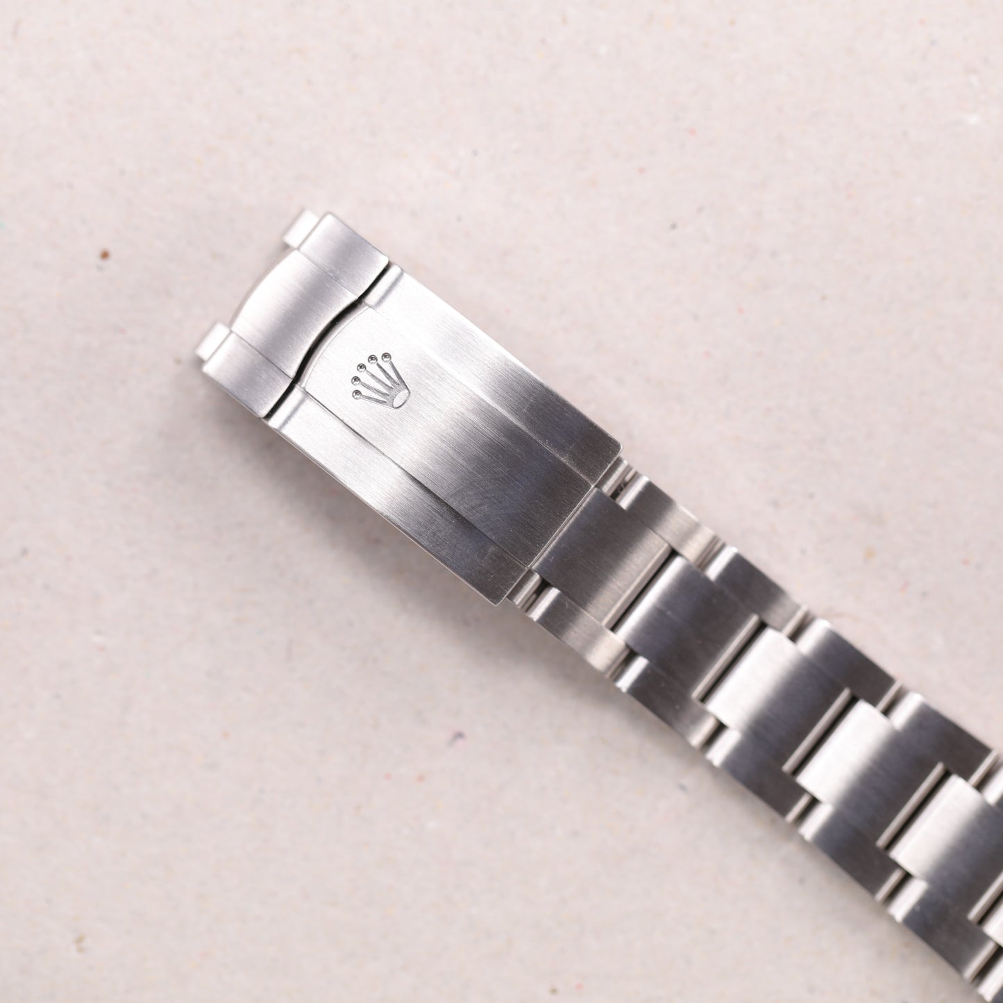 Rolex 114200 | 34 mm | 2012 | Cadran argent | Boite & Papiers | Acier