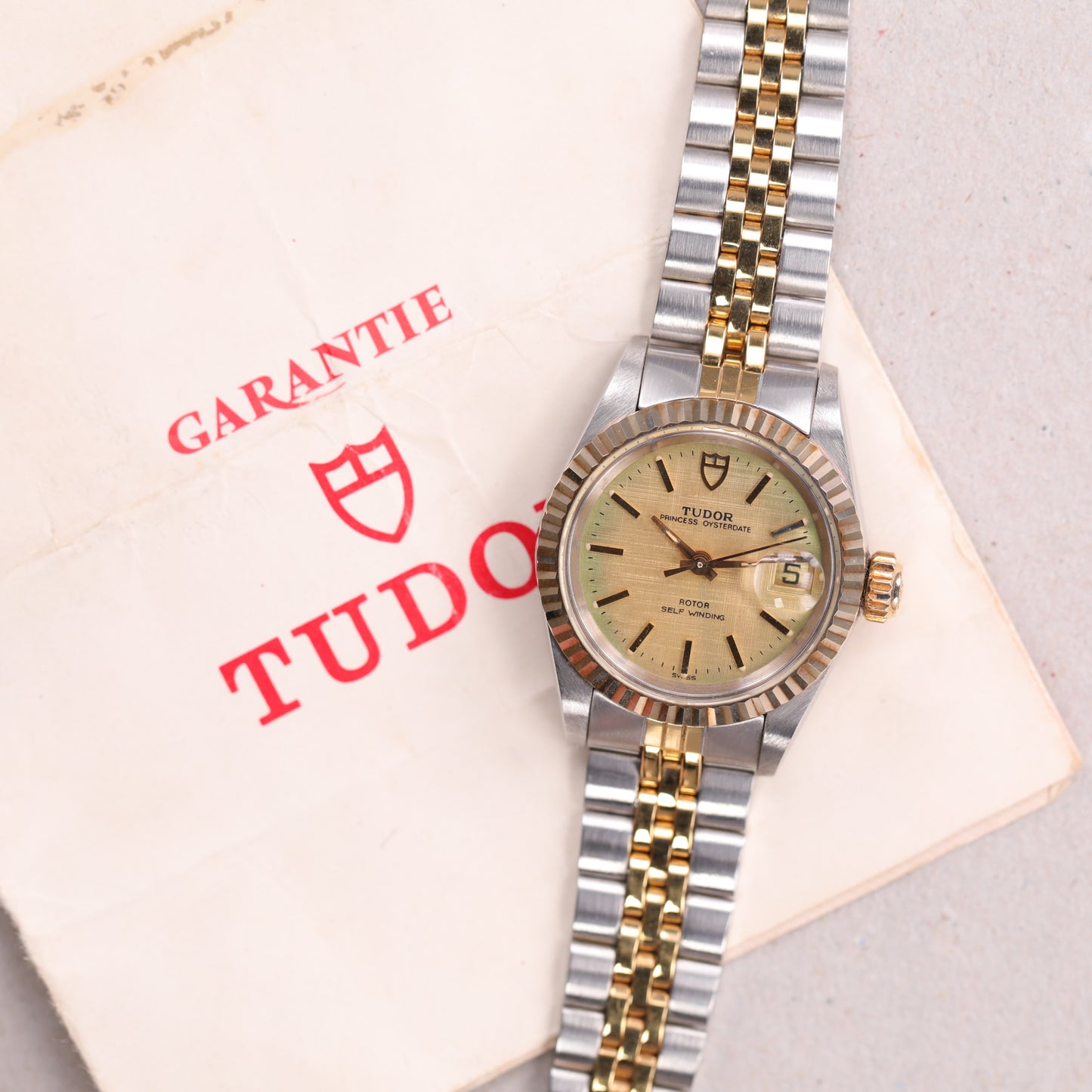 Tudor 92413 | 26 mm | 1988 | Cadran champagne | Garantie d'origine Tudor | Or / Acier