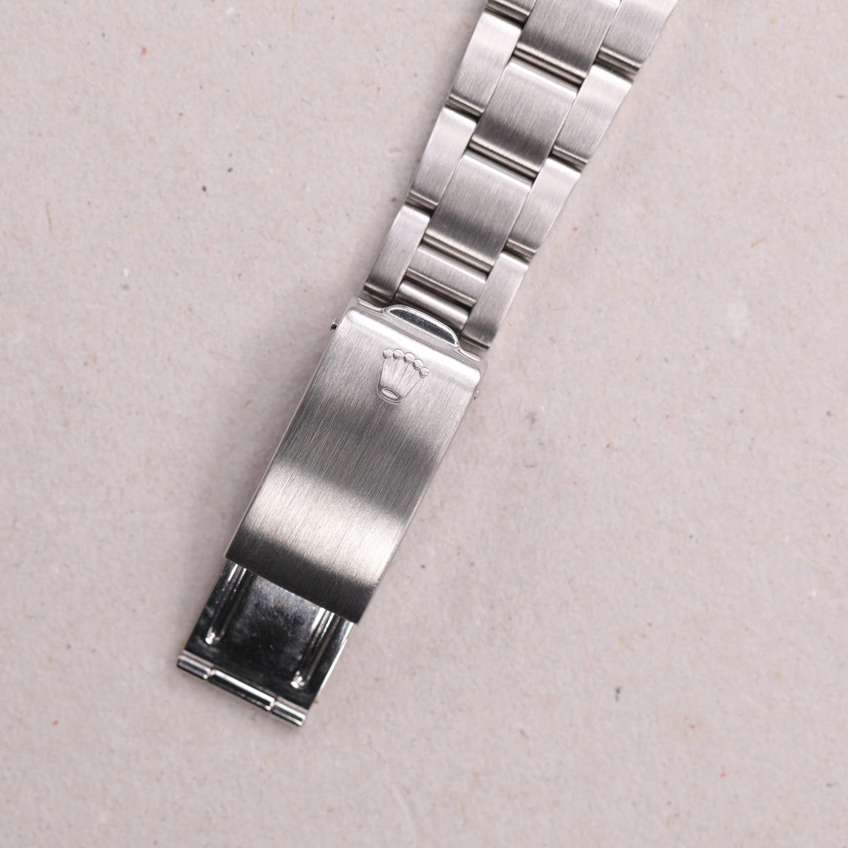Rolex 6694 | 34 mm | 1977 | Cadran beige | Index or | Acier