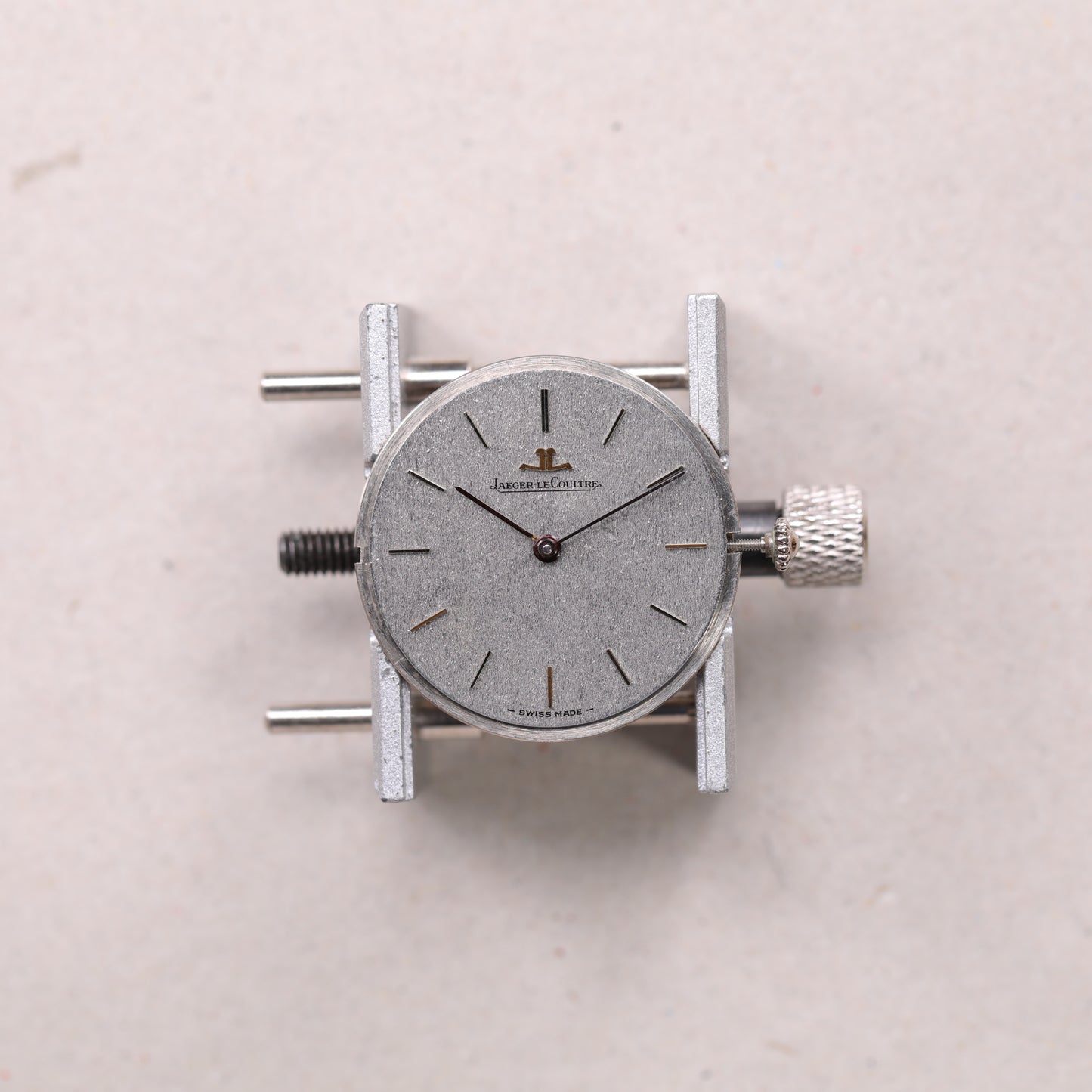 Jaeger Lecoultre 9033 | 34 mm | CIRCA 1970 | Cadran argent texturé | Argent 800°°