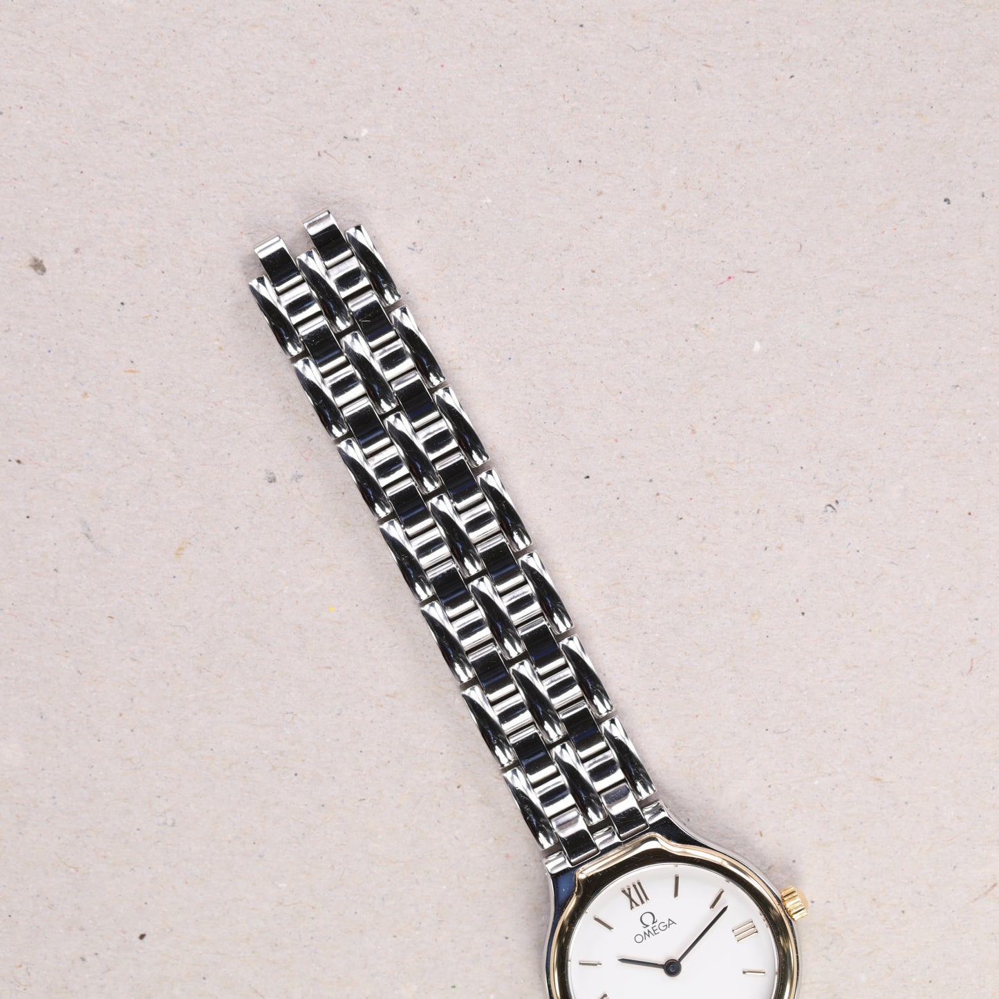 Omega 4360.23.00 | 23,5 mm | 1995 | Cadran blanc | Boite & Papiers | Or / Acier