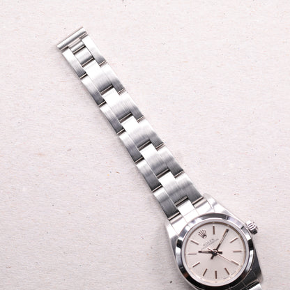 Rolex 76080 | 26 mm | 2002 | Cadran argent | Boite & Papiers | Acier