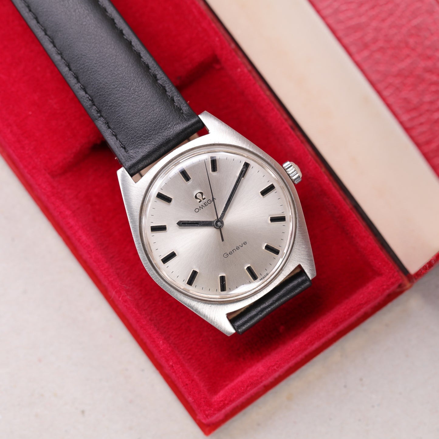 Omega 135.041 | 34mm | 1968 | Cadran argent | Écrin Omega | Acier