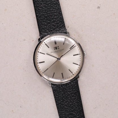 IWC 2401 | 34mm | CIRCA 1970 | Cadran argent | Acier