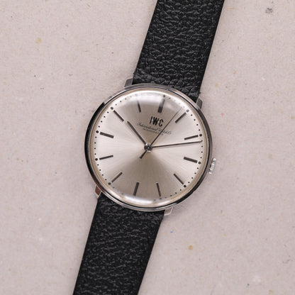 IWC 2401 | 34mm | CIRCA 1970 | Cadran argent | Acier