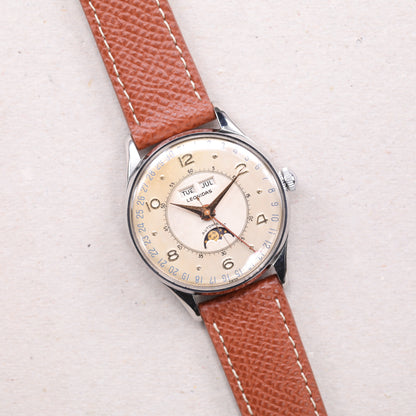 Leonidas Triple Date Moon Phase | 35 mm | CIRCA 1950 | Acier