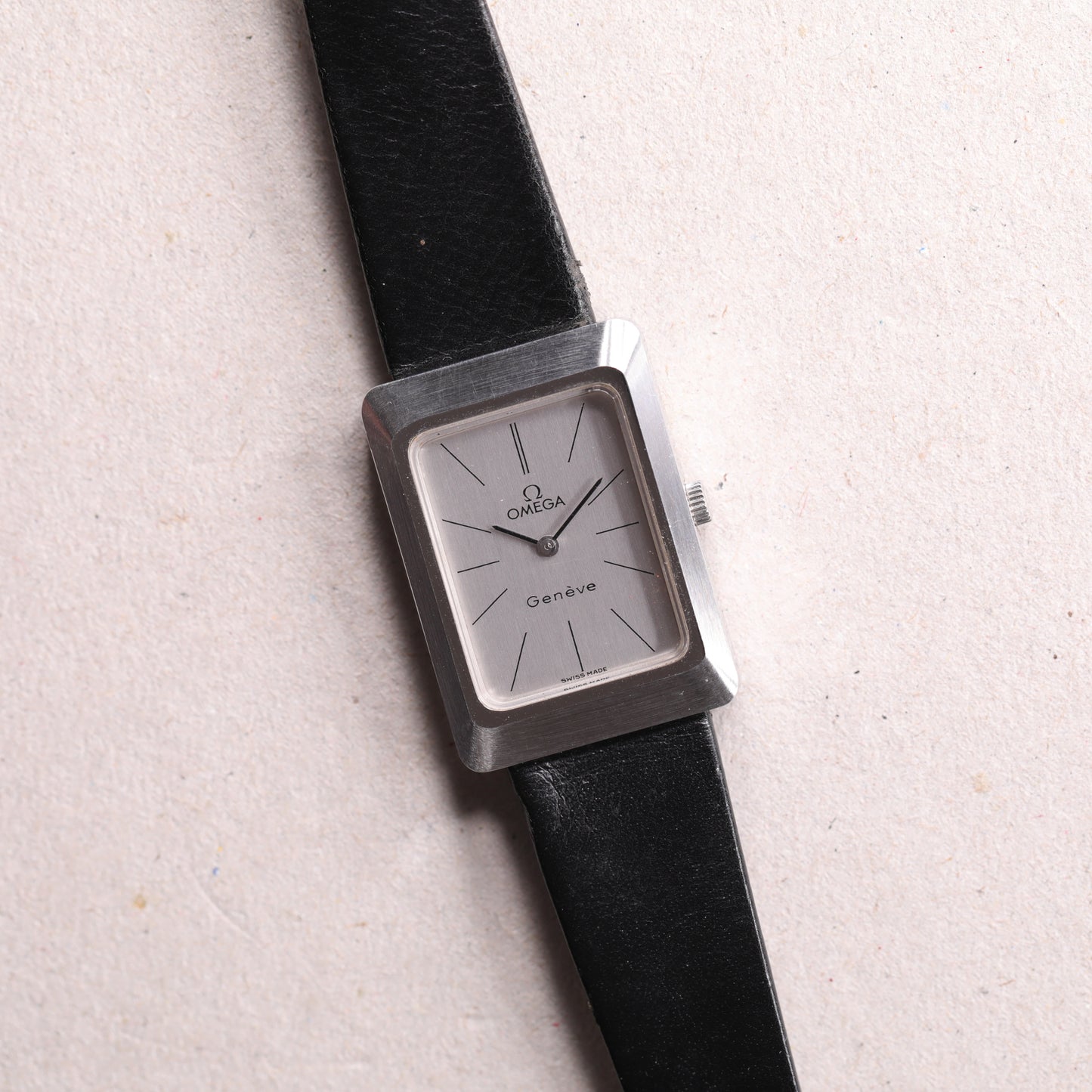 Omega 511.0476 | 24*32 mm | 1975 | Cadran gris | Acier