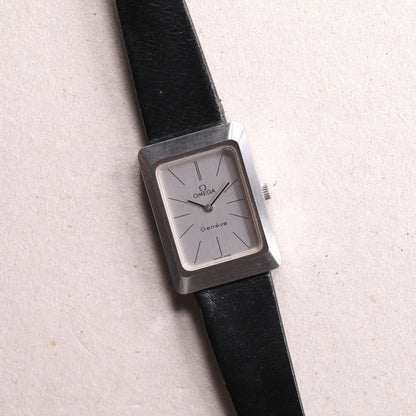 Omega 511.0476 | 24*32 mm | 1975 | Cadran gris | Acier