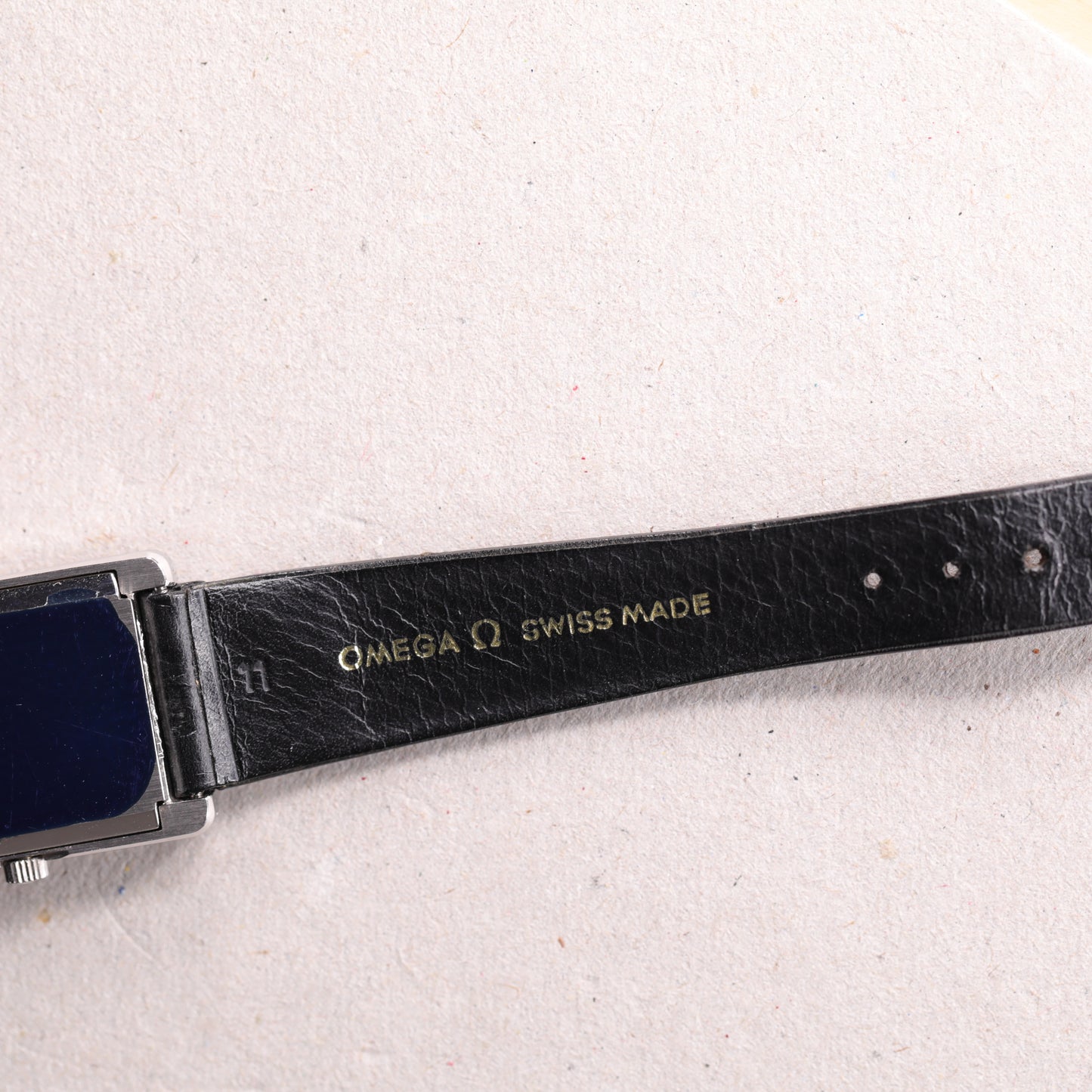 Omega 511.0476 | 24*32 mm | 1975 | Cadran gris | Acier