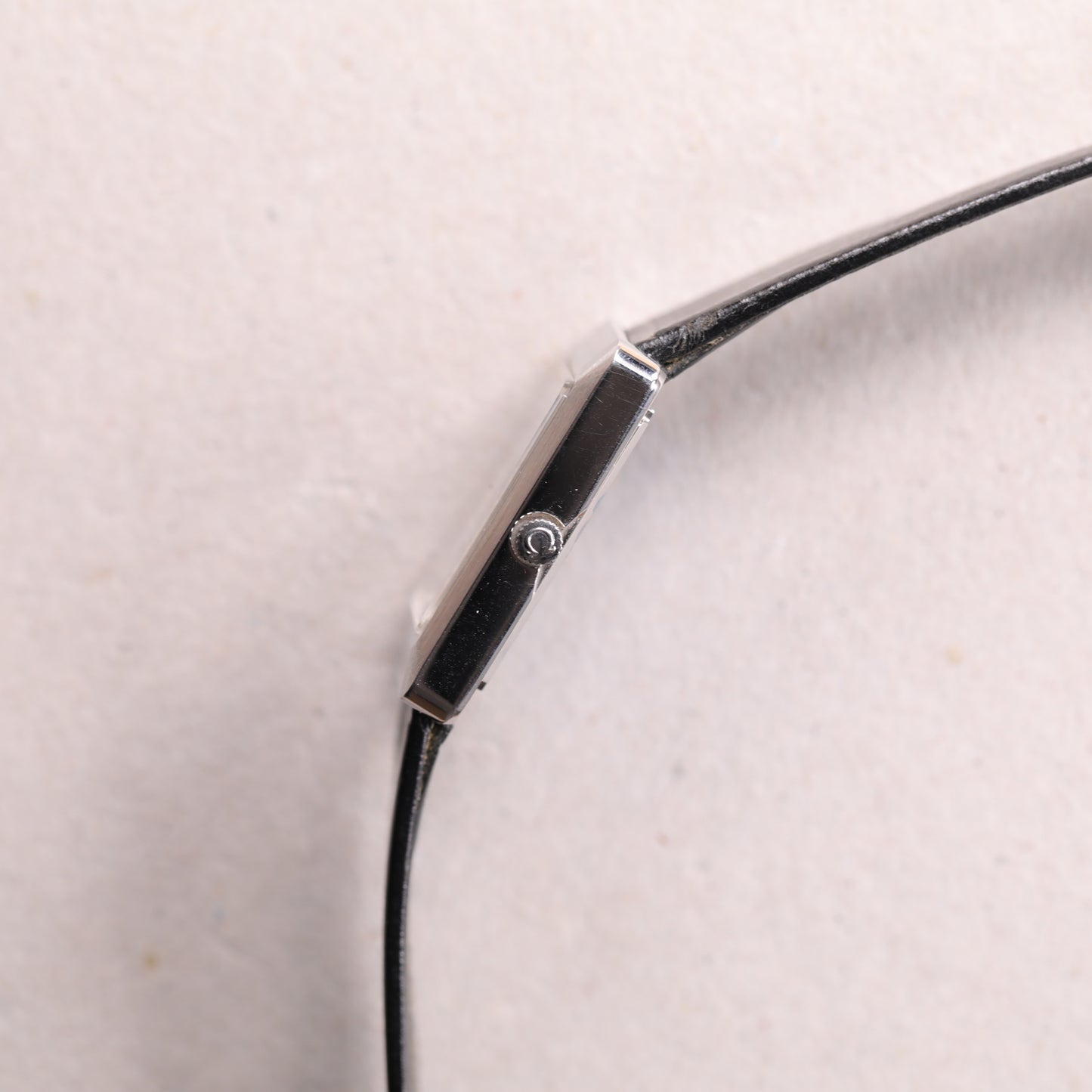 Omega 511.0476 | 24*32 mm | 1975 | Cadran gris | Acier