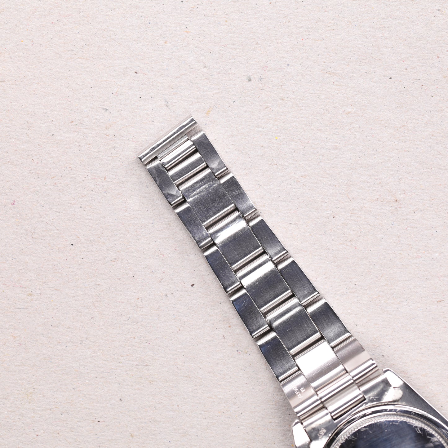 Rolex 6694 | 34 mm | 1973 | Cadran noir | Acier