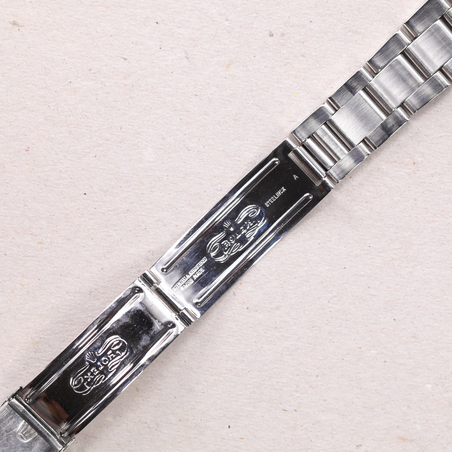 Rolex 6694 | 34 mm | 1973 | Cadran noir | Acier