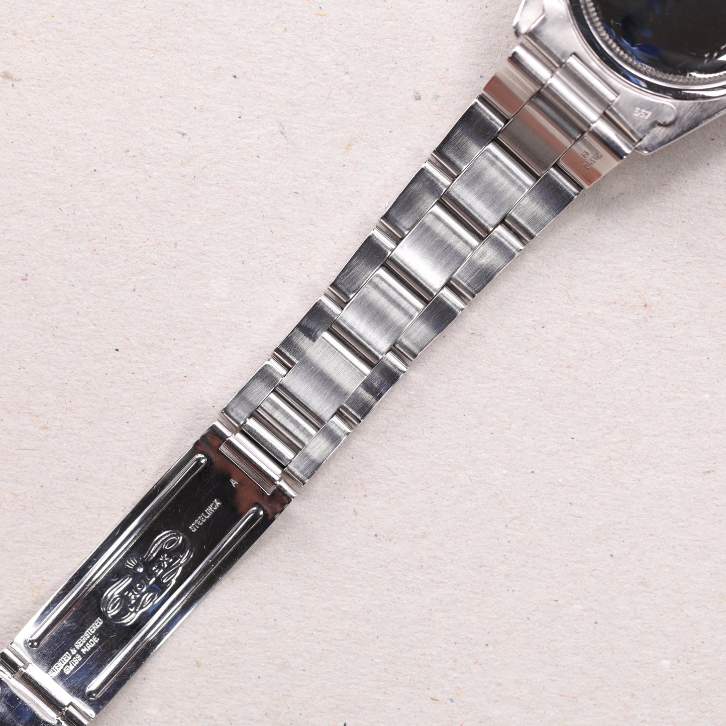 Rolex 6694 | 34 mm | 1973 | Cadran noir | Acier