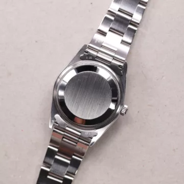 Rolex Oyster Perpetual Date – 15210